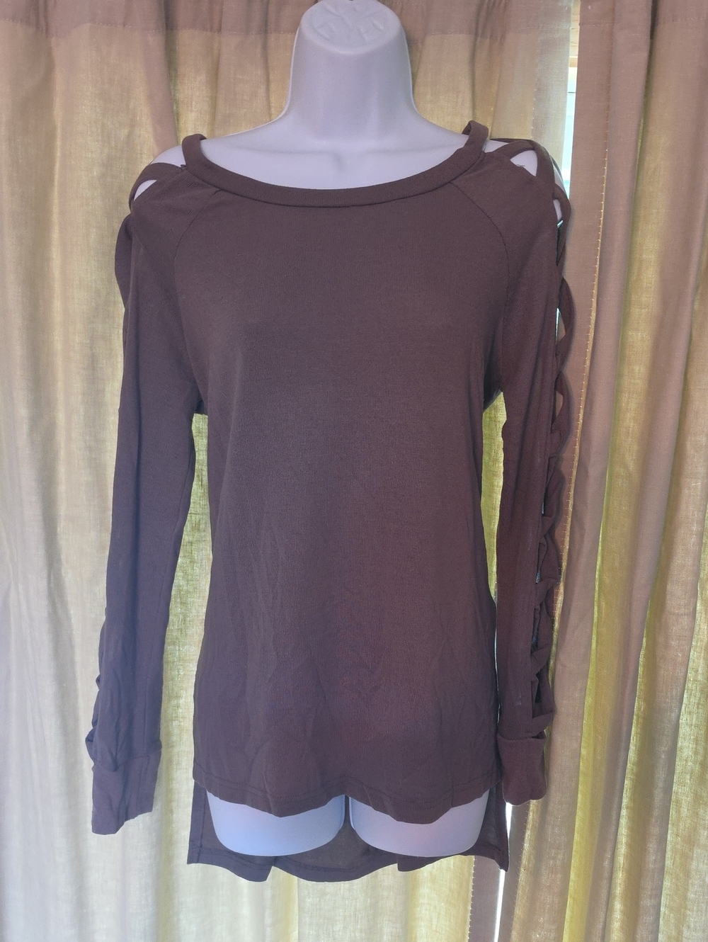 She + Sky Brown Lattice-Sleeve Long Sleeve Top